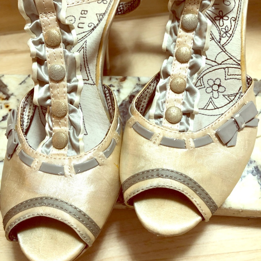 Peep toe 1 1/2 inch heel satin and bow